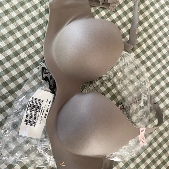 Victoria's infinity wireless perfect shape Bra - Picture 1 of 6